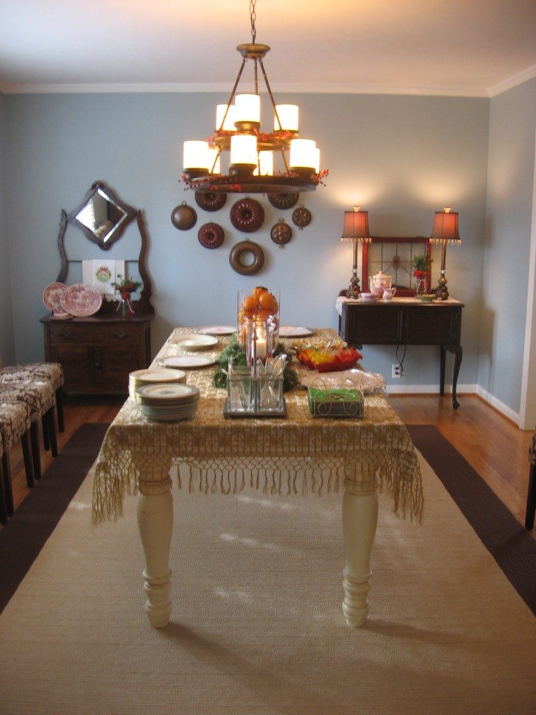 holiday tour dining room