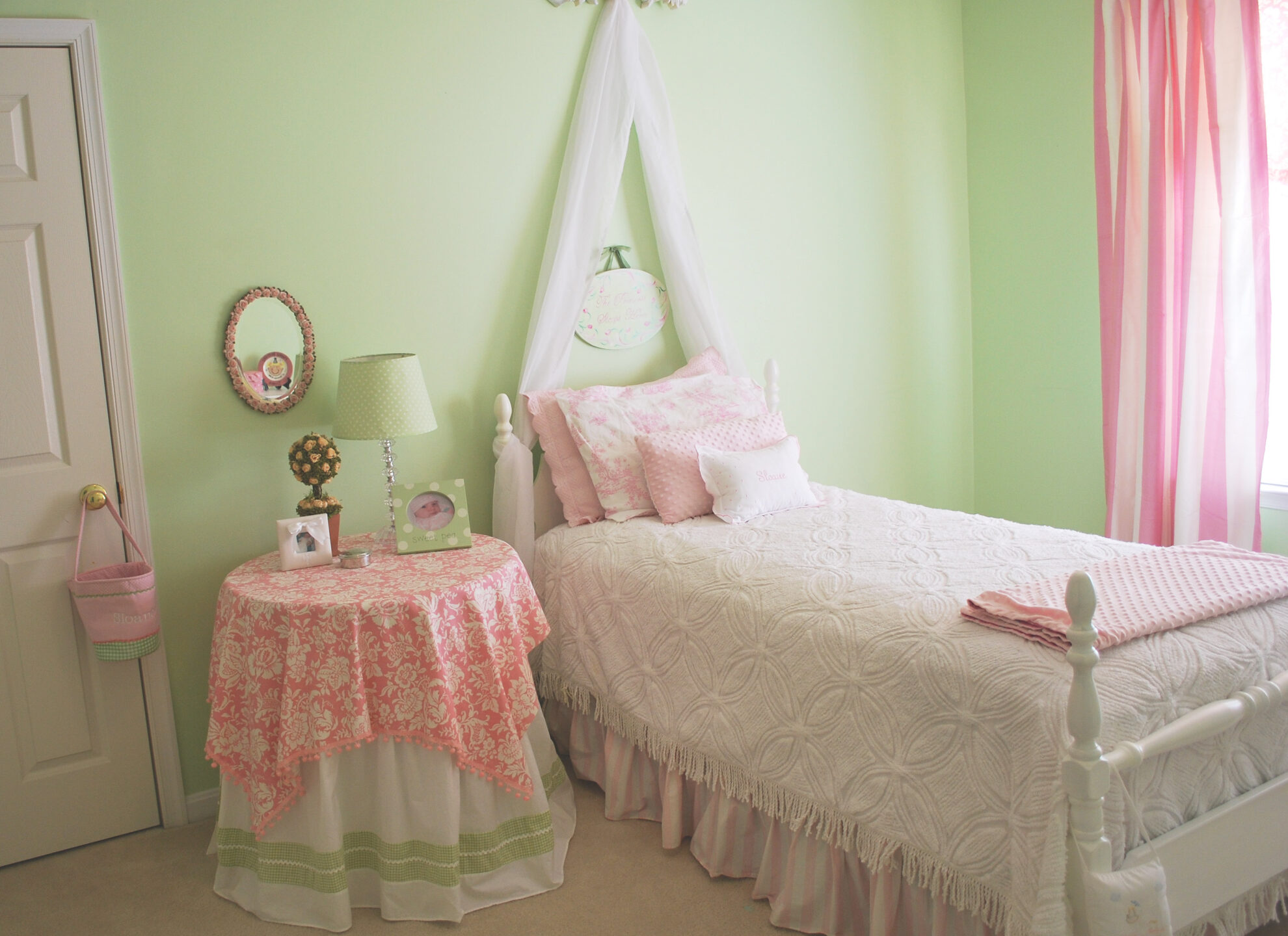 pink green girls room