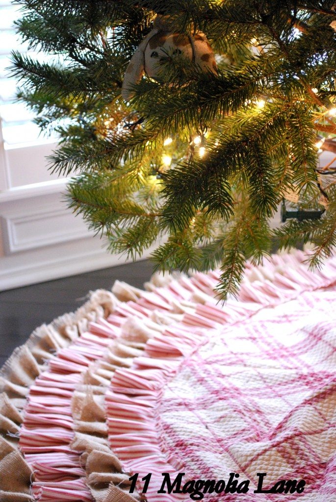 DIY Burlap Christmas Tree Skirt