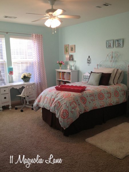 Tween girl's room in aqua, brown, and pink at 11 Magnolia Lane