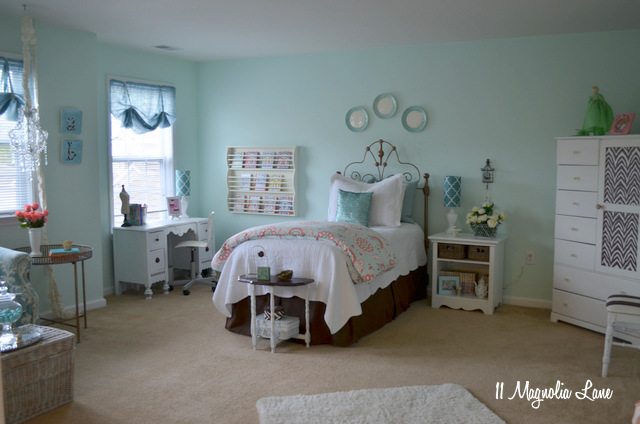 aqua girls bedroom
