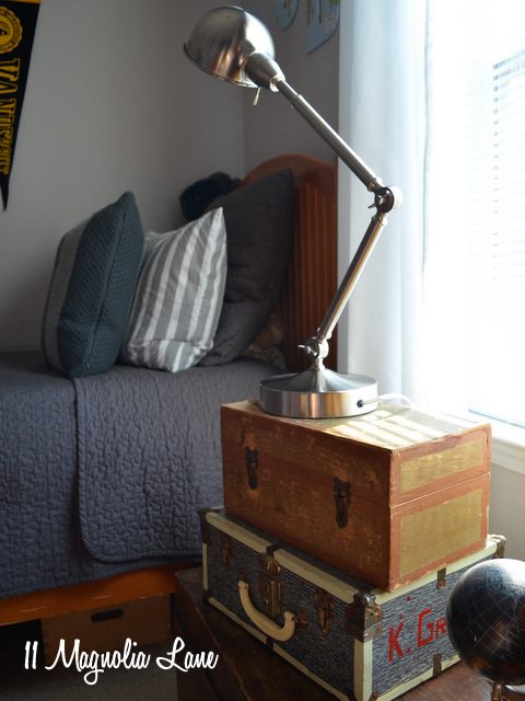 teen-boy-nightstand