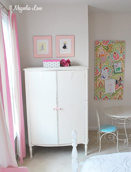 girls-room-armoire-pink-gold