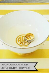 DIY Gold Jewelry Bowls {Easy Gift Idea}