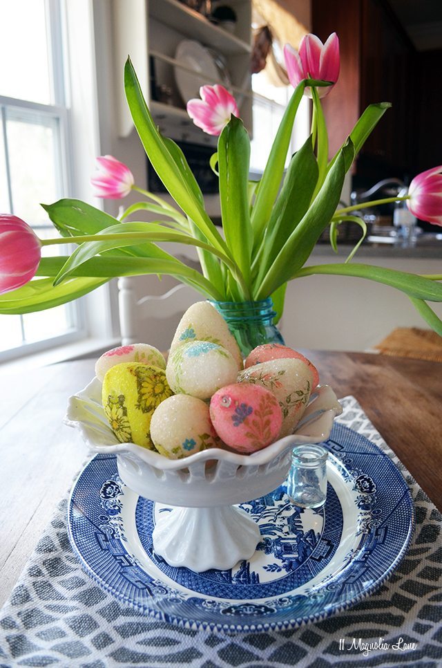 Kitchen table with Spring and Easter decor | 11 Magnolia Lane