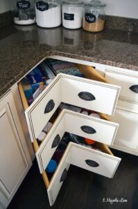 Great use of kitchen space--corner drawers instead of lazy susan cabinets | 11 Magnolia Lane