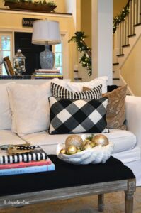 Holiday home tour--living room in black and white | 11 Magnolia Lane