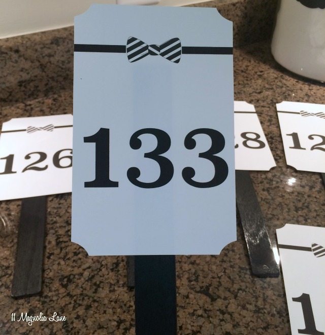 How to DIY an auction paddle using your Silhouette (tutorial) | 11 Magnolia Lane