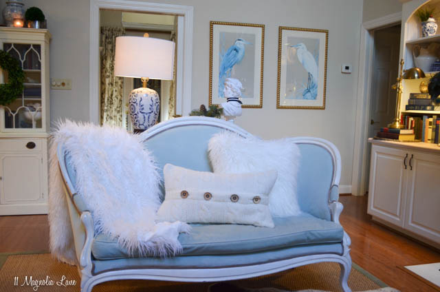 Traditional blue and white Christmas decor | 11 Magnolia Lane