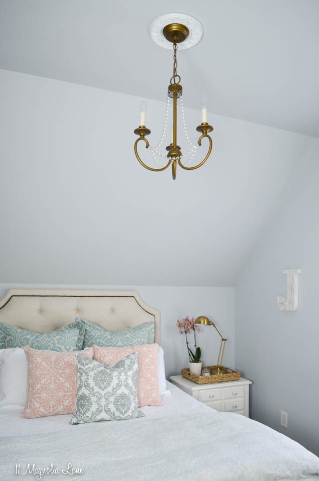 Aqua, pink, and gold girls' room | 11 Magnolia Lane