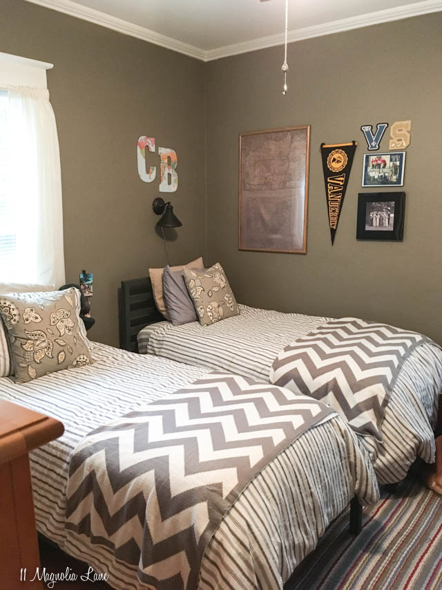 Grey teen boy bedroom