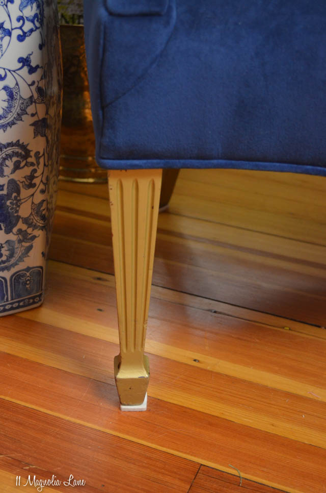 Vintage tufted navy blue velvet chair | 11 Magnolia Lane