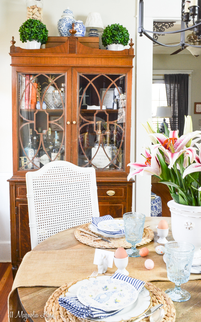 Spring dining room in 100-year-old cottage | 11 Magnolia Lane