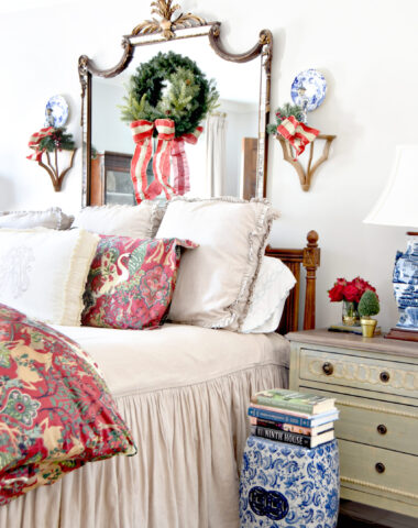 Holiday Tour of Homes Featuring Six Beautiful Christmas Bedrooms